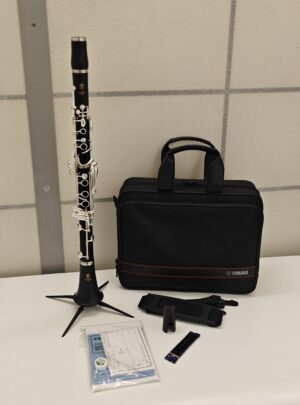 CLARINETE YAMAHA YCL-255